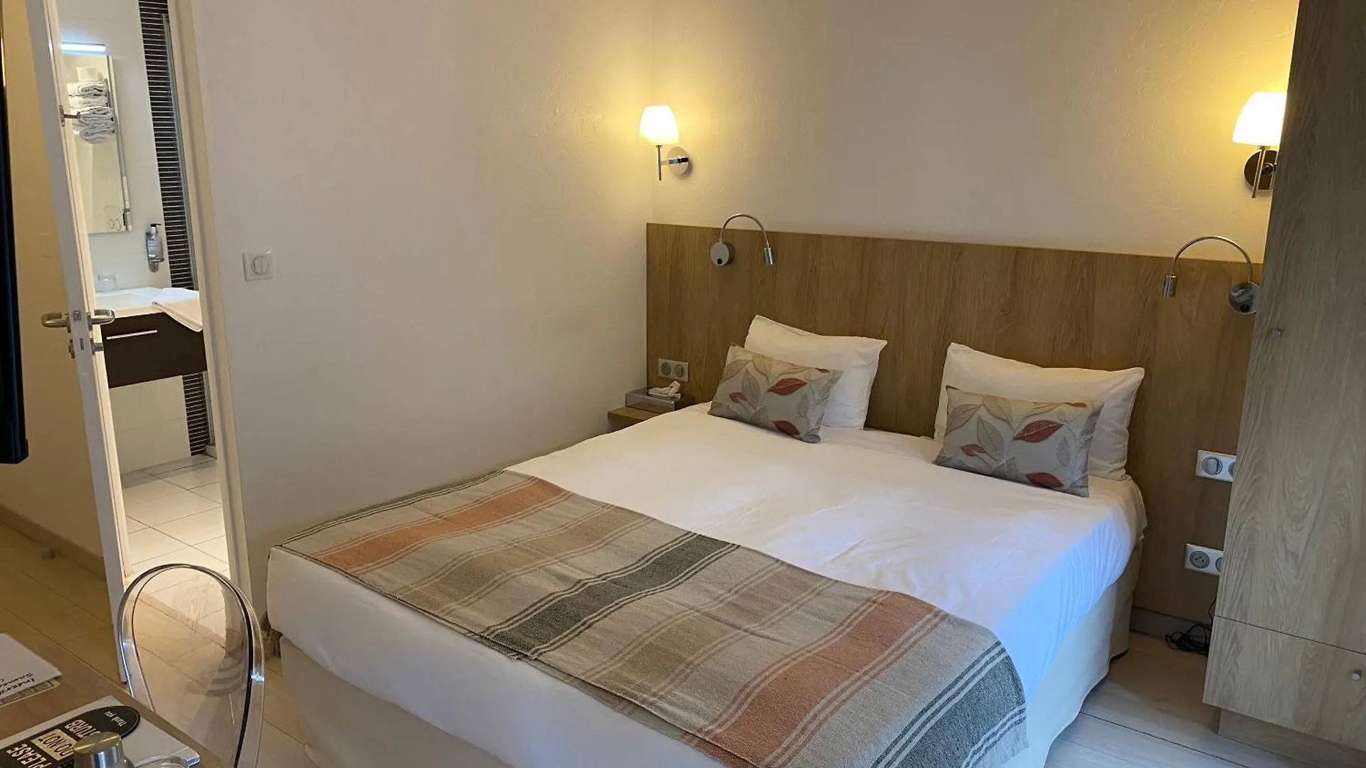 Hotel Restaurant Lesage Sarzeau 3*,  France