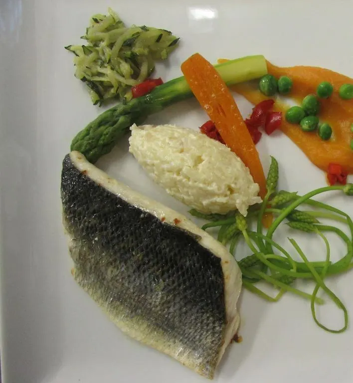 ***  Hotel Restaurant Lesage Sarzeau France